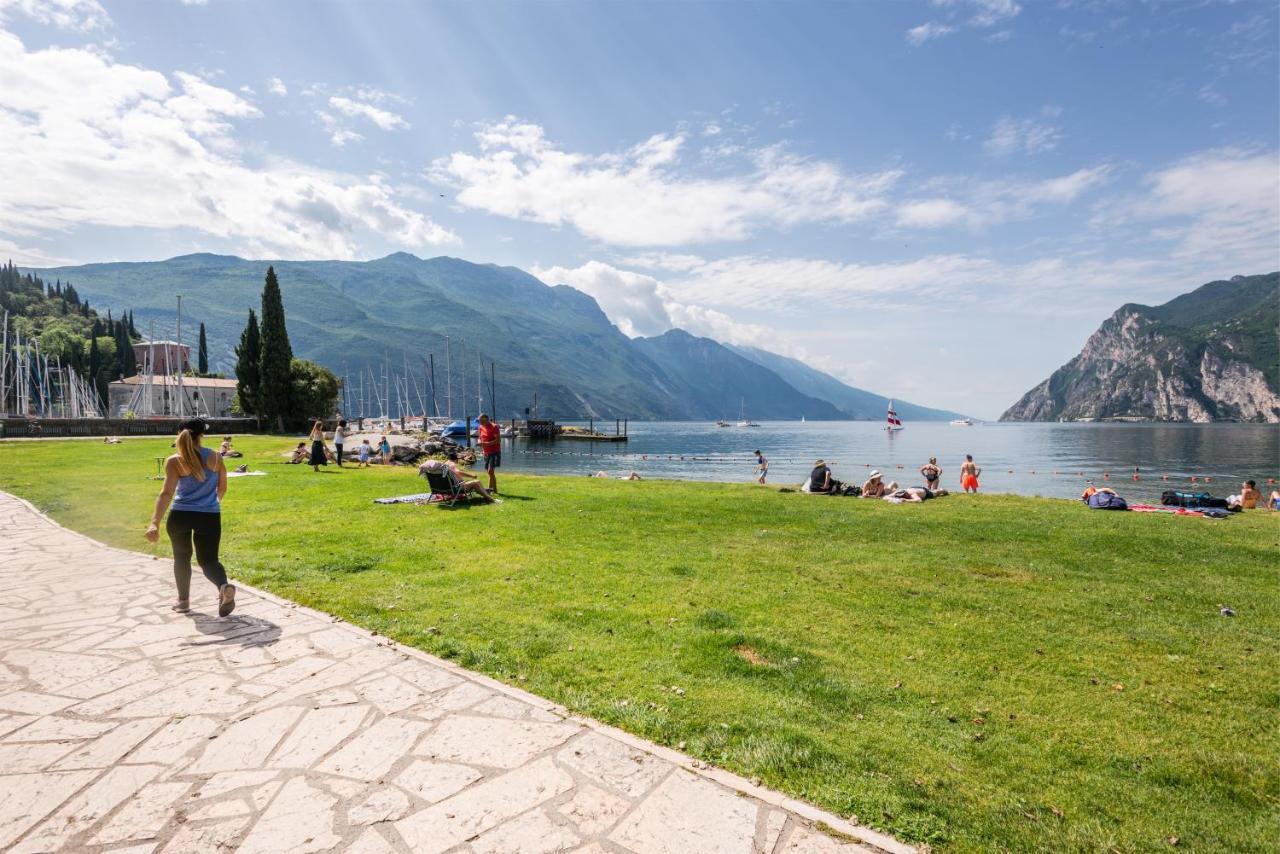 Al Lago Camping & Rooms Рива-дель-Гарда Экстерьер фото