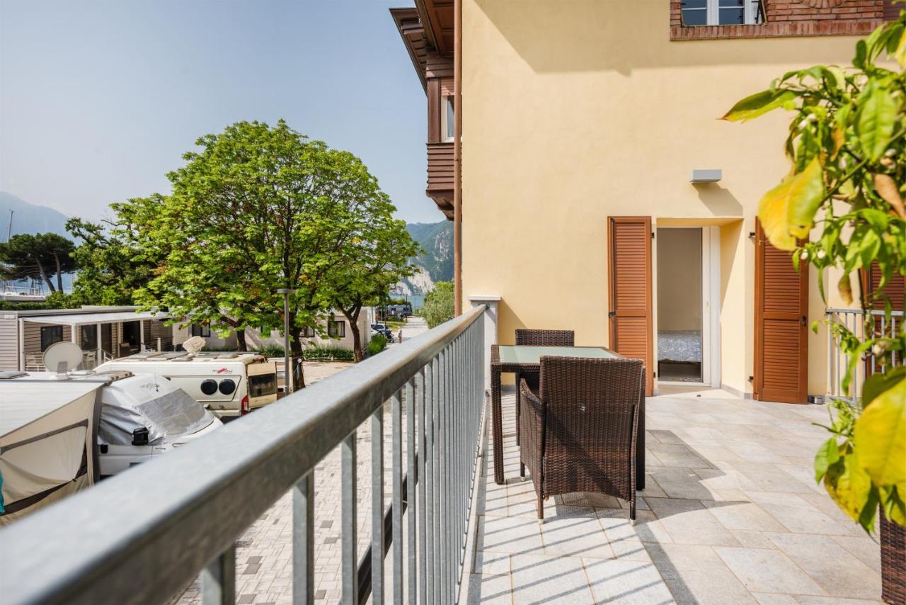 Al Lago Camping & Rooms Рива-дель-Гарда Экстерьер фото