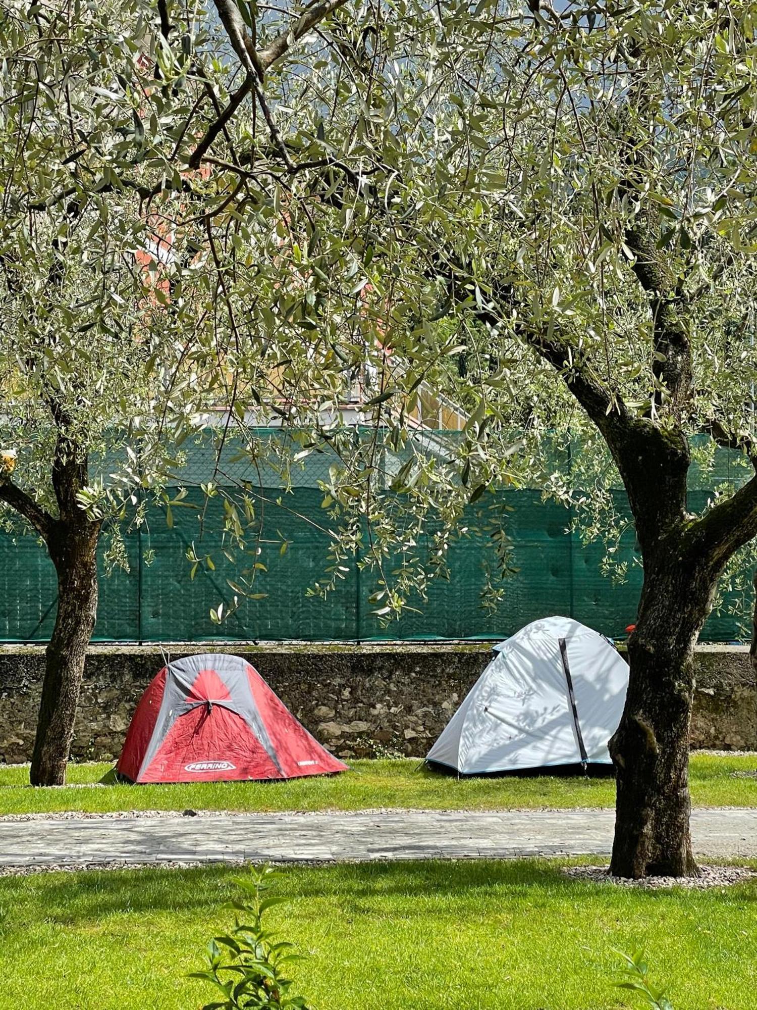 Al Lago Camping & Rooms Рива-дель-Гарда Экстерьер фото